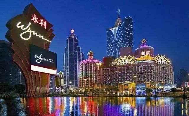 新澳门天天彩正版免费，新澳门天天彩正版免费——揭示背后的风险与真相